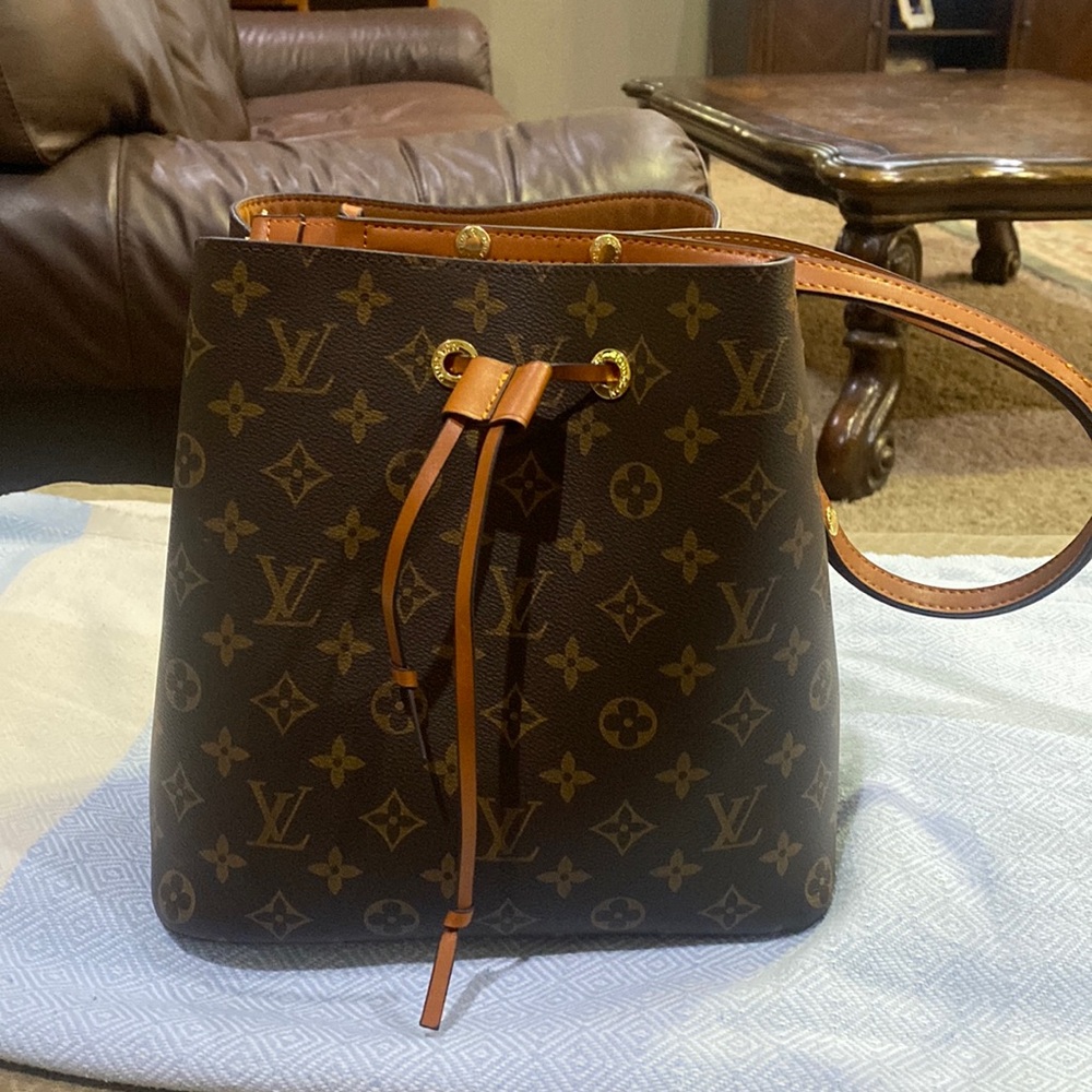 Like new inspired shoulder bag.